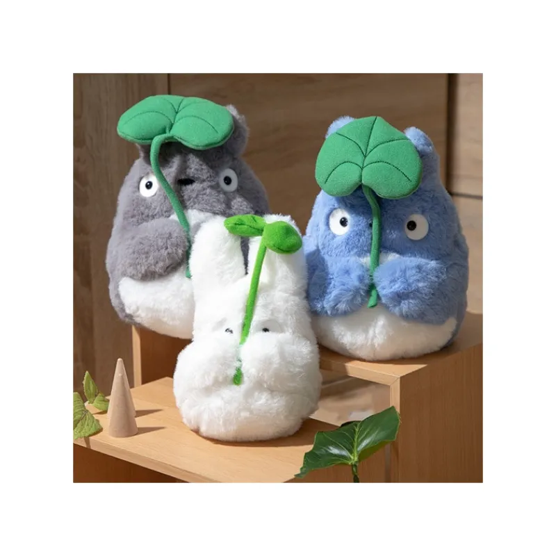 Maison Ghibli Nakayoshi Plush Medium Totoro with leaf - My Neighbor Totoro | Nakayoshi Plush