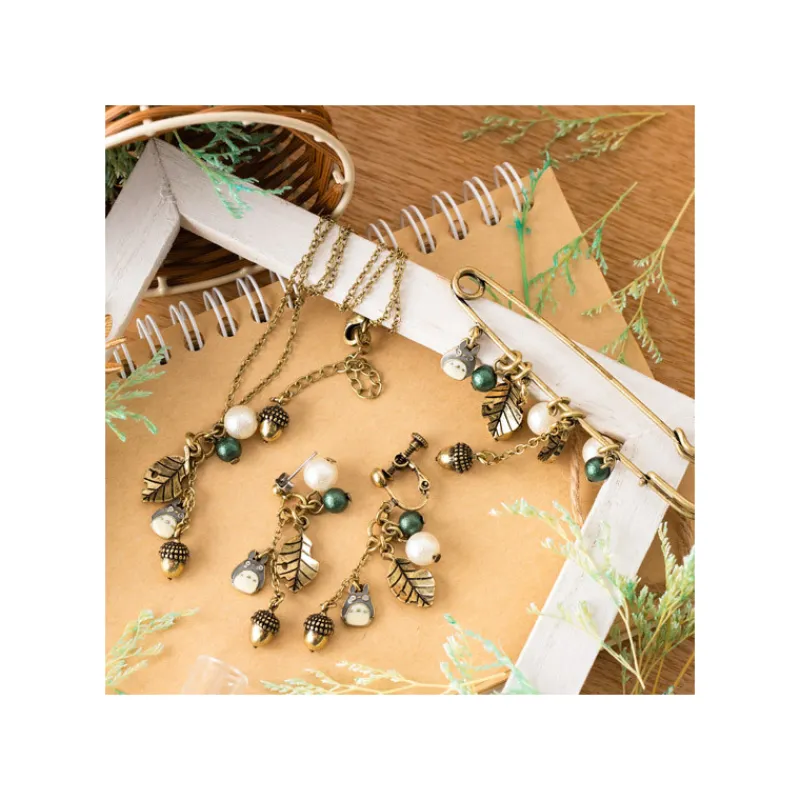 Maison Ghibli Safety Pin brooch Totoro & Leaves - My Neighbor Totoro | Accessories | Jewellery